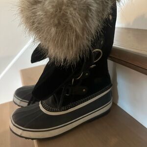 SOREL woman’s fur boots